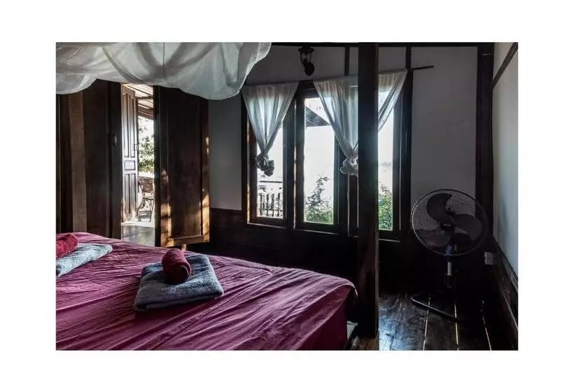 ペンション Pomelo Restaurant And Guesthouse S Fishermen & A Tammarine Bungalow Riverfront   Immerse In Nature