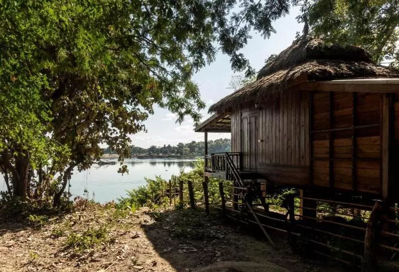 ペンション Pomelo Restaurant And Guesthouse S Fishermen & A Tammarine Bungalow Riverfront   Immerse In Nature