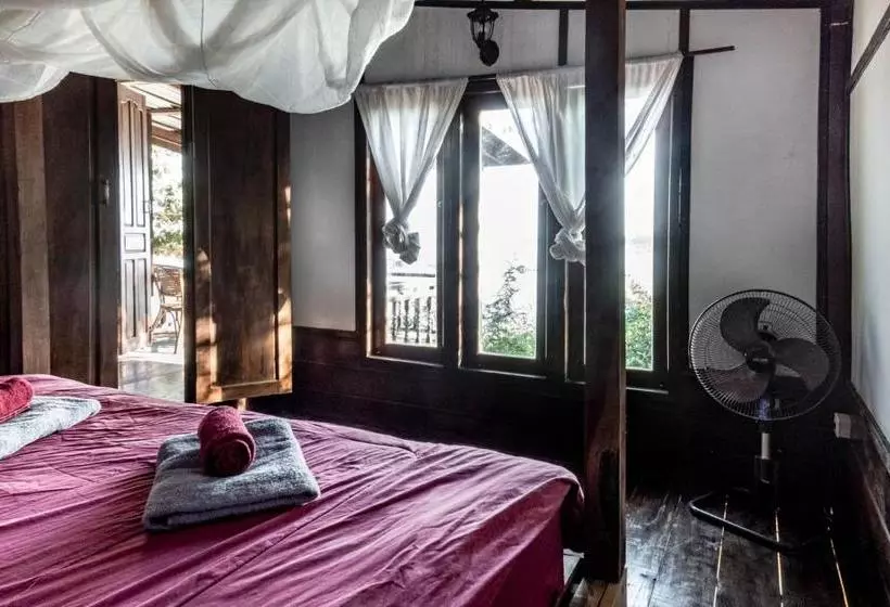 ペンション Pomelo Restaurant And Guesthouse S Fishermen & A Tammarine Bungalow Riverfront   Immerse In Nature
