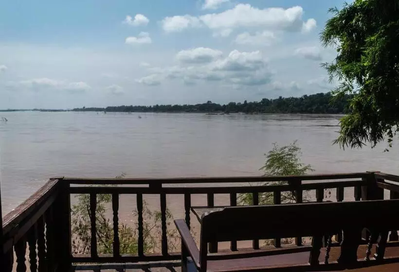 ペンション Pomelo Restaurant And Guesthouse S Fishermen & A Tammarine Bungalow Riverfront   Immerse In Nature