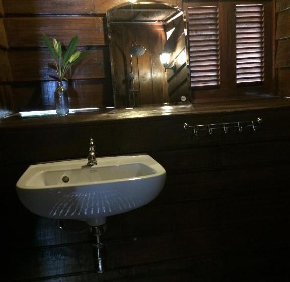 膳宿费 Pomelo Restaurant And Guesthouse S Fishermen & A Tammarine Bungalow Riverfront   Immerse In Nature