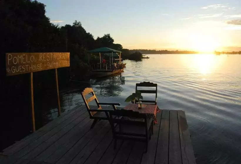 ペンション Pomelo Restaurant And Guesthouse S Fishermen & A Tammarine Bungalow Riverfront   Immerse In Nature