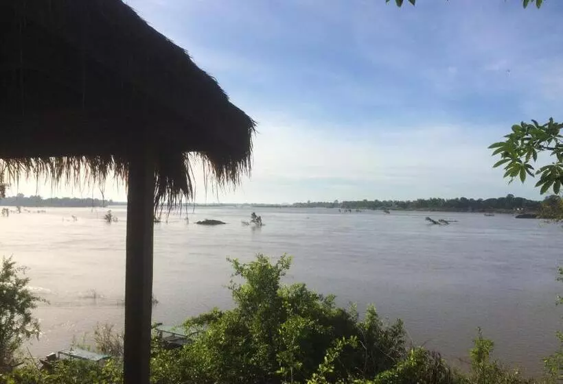 ペンション Pomelo Restaurant And Guesthouse S Fishermen & A Tammarine Bungalow Riverfront   Immerse In Nature
