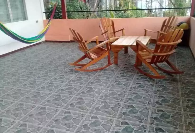 هاستل Hostal Miraflores