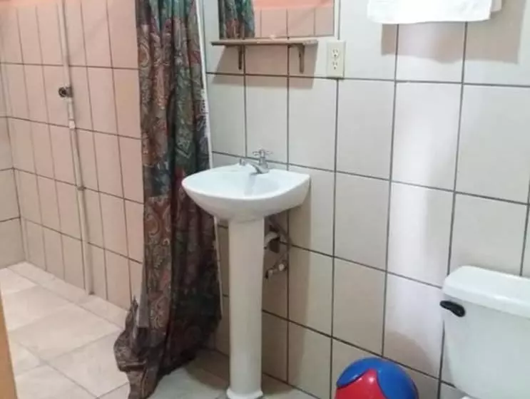 هاستل Hostal Miraflores