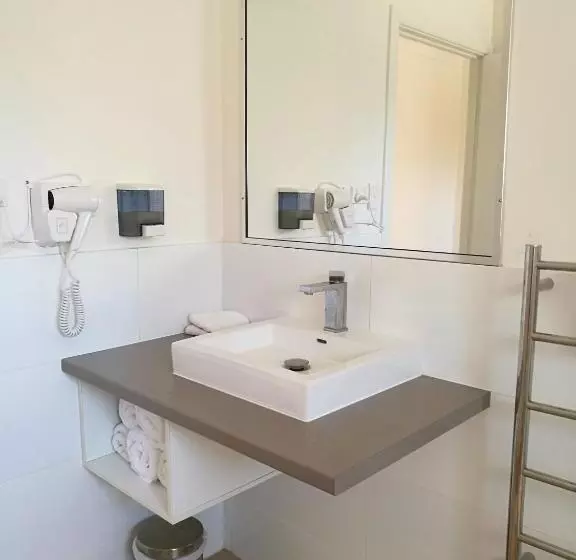 Augathella Motel & Caravan Park