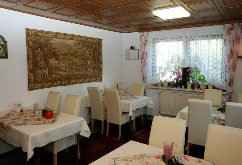 Aamiaismajoitus (B&B) Haus Stuttgart