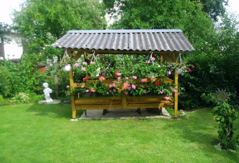 Aamiaismajoitus (B&B) Haus Stuttgart