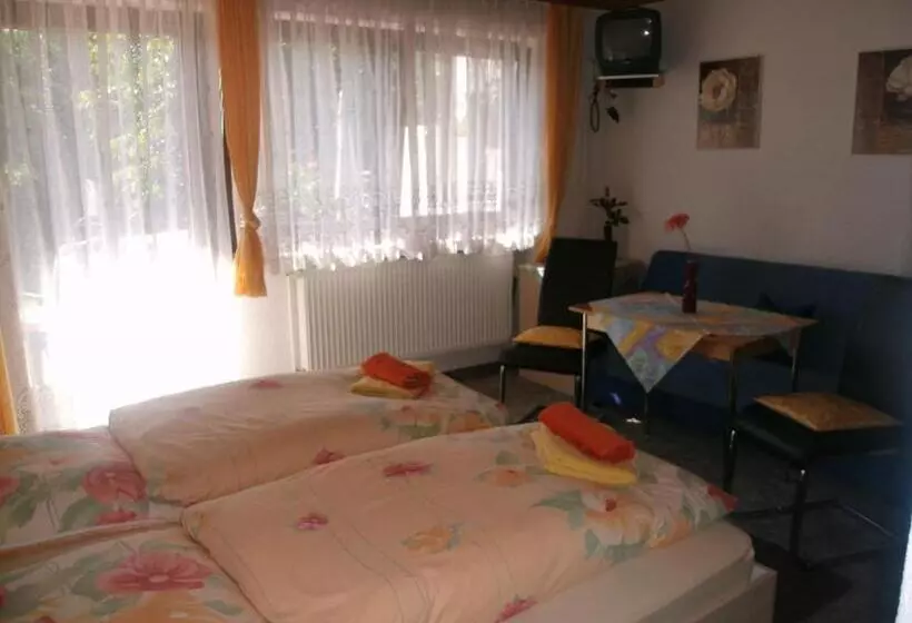 Aamiaismajoitus (B&B) Haus Stuttgart