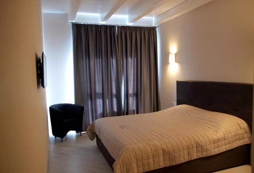 Hotel Nika 2