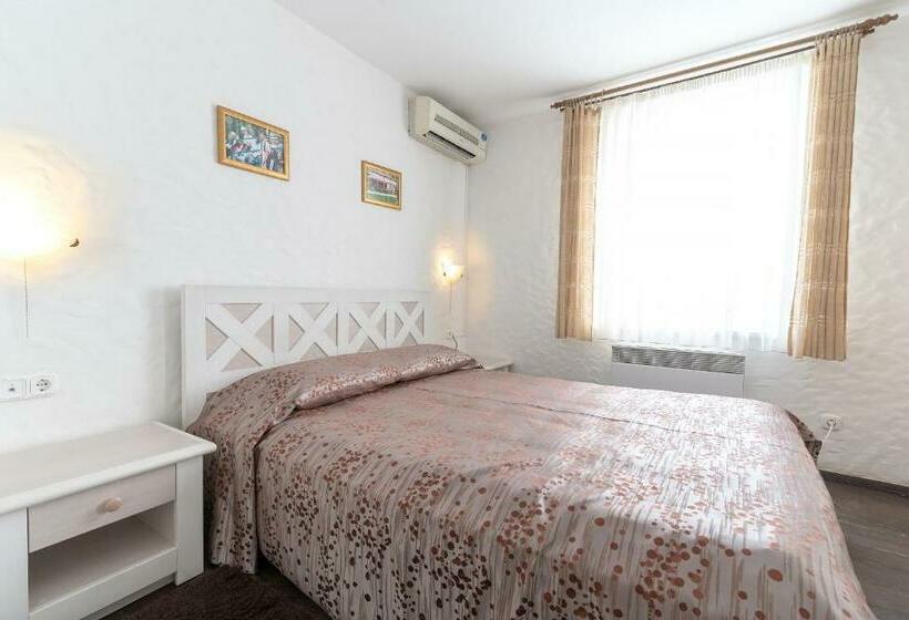 בית מלון כפרי Selena Family Resort