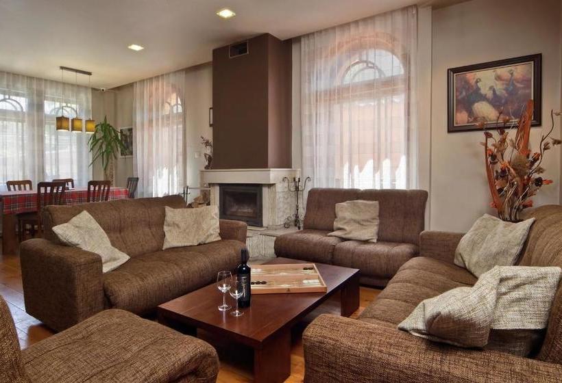 بنسيون Anita House