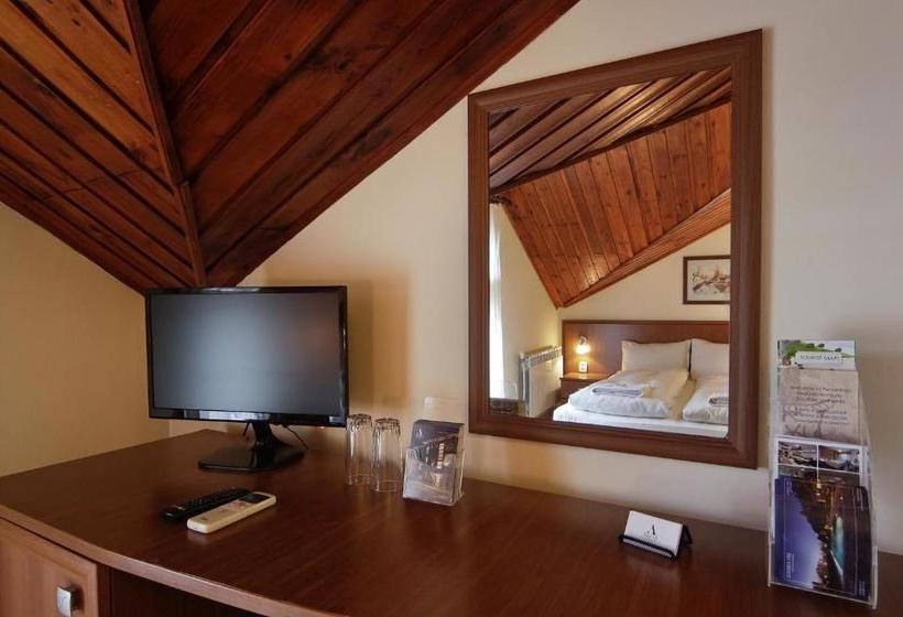 بنسيون Anita House