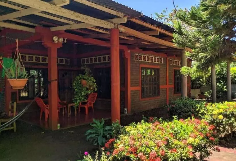 Pensão El Güis Hostel