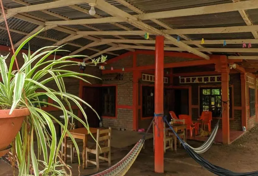 Pensão El Güis Hostel