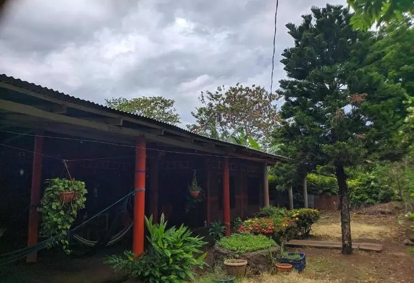 Pensão El Güis Hostel