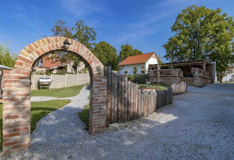 Panzió La Bobul Apartments