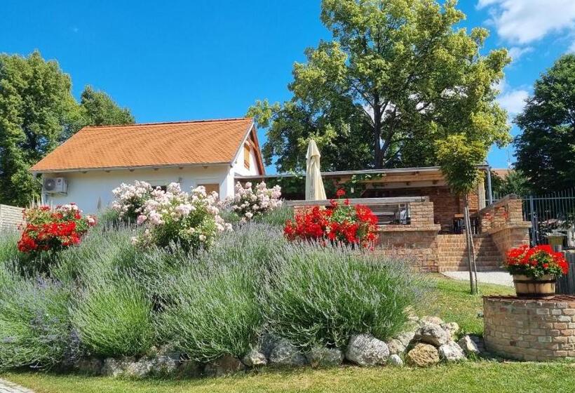 Panzió La Bobul Apartments