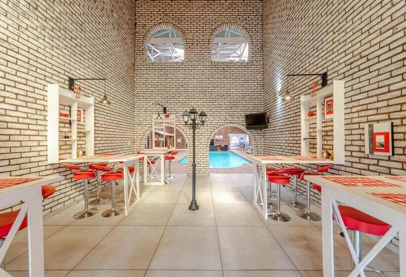 بنسيون Oppiplot Guest House & Venue