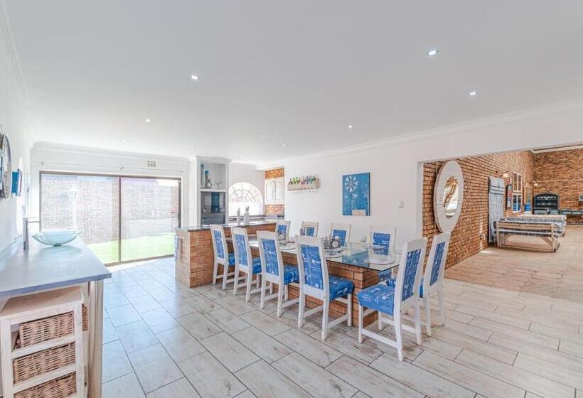 بنسيون Oppiplot Guest House & Venue