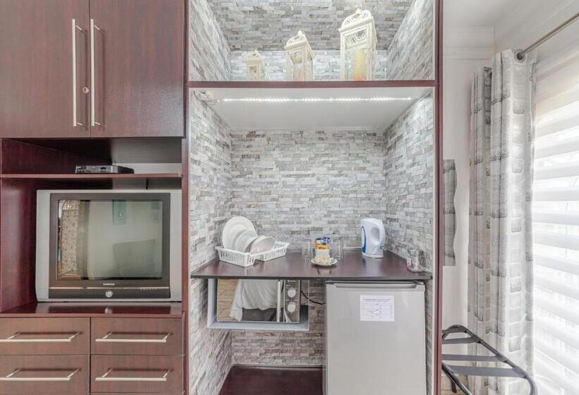 بنسيون Oppiplot Guest House & Venue