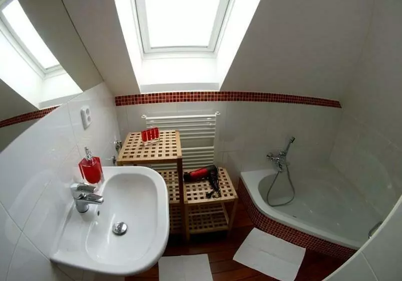 Majatalo Penzion A Restaurace Sklář