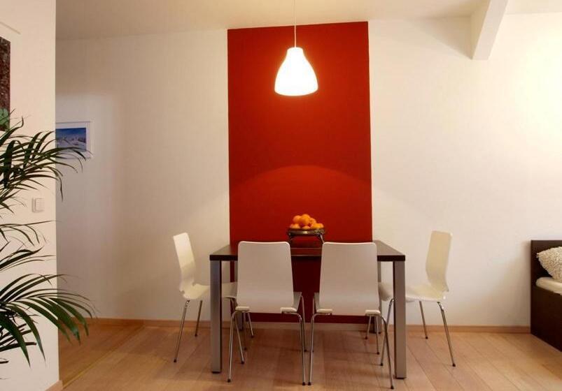 ペンション Penzion A Restaurace Sklář