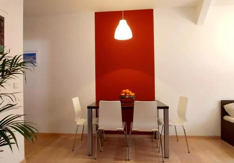 Majatalo Penzion A Restaurace Sklář