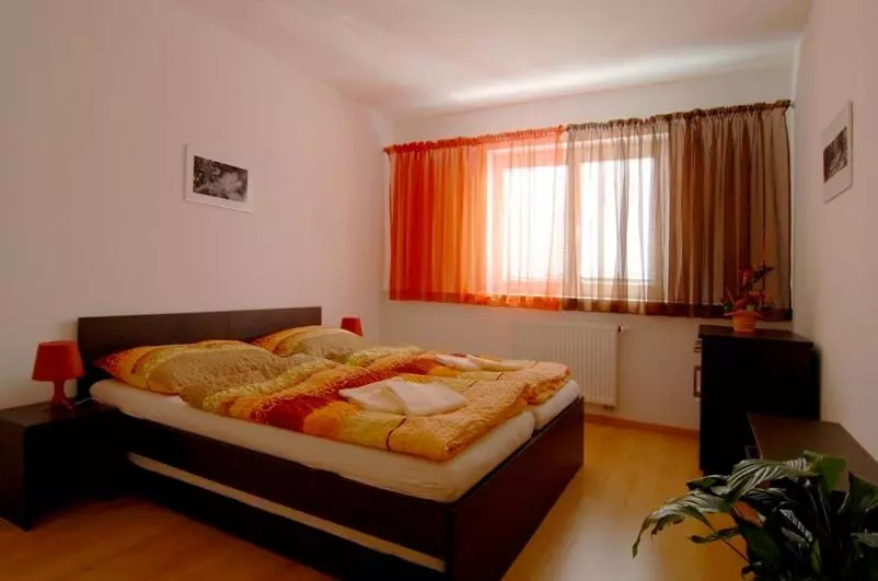 Majatalo Penzion A Restaurace Sklář