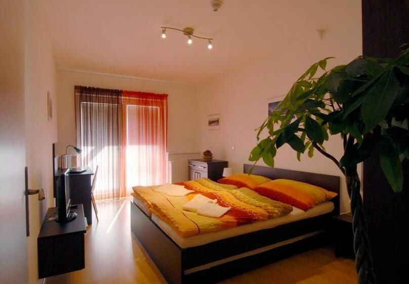 ペンション Penzion A Restaurace Sklář