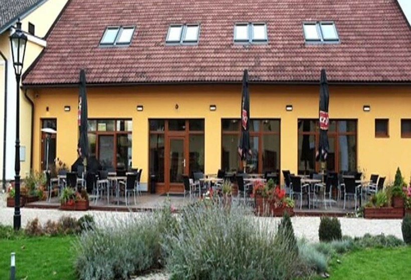 بنسيون Statek 1738