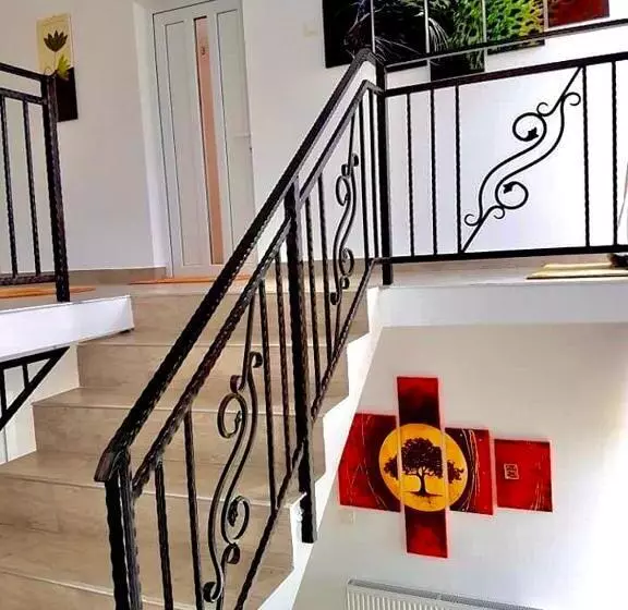 Pensiunea Casa Albă