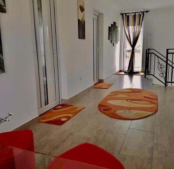 Pensiunea Casa Albă