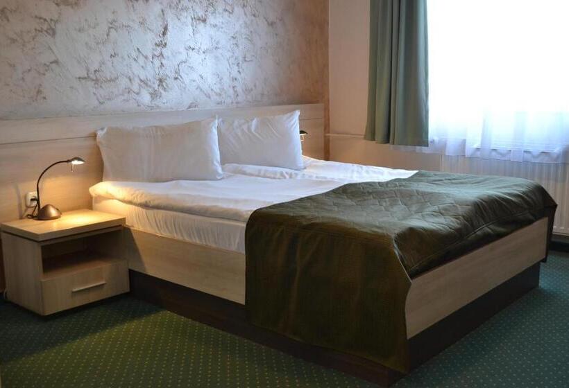 استراحتگاه Apollo Wellness Club