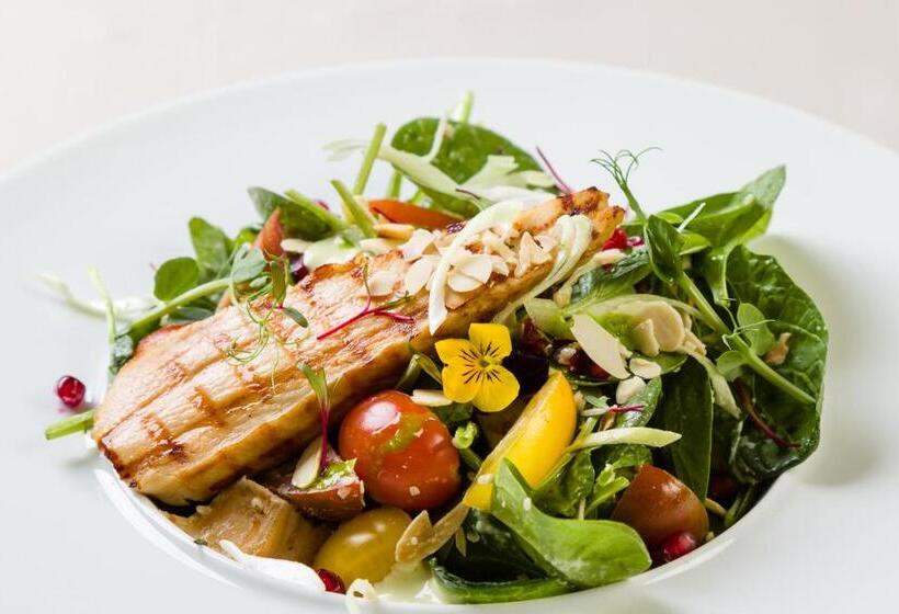 استراحتگاه Apollo Wellness Club