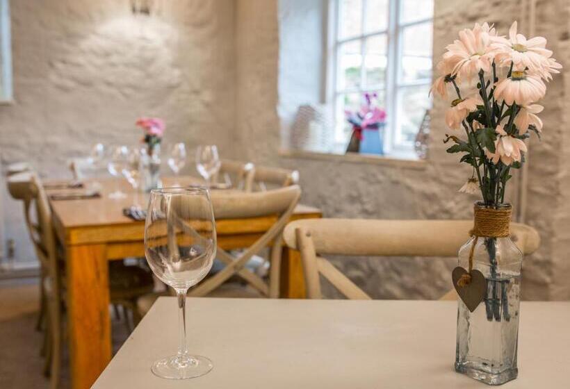 호스텔 The Crown Inn