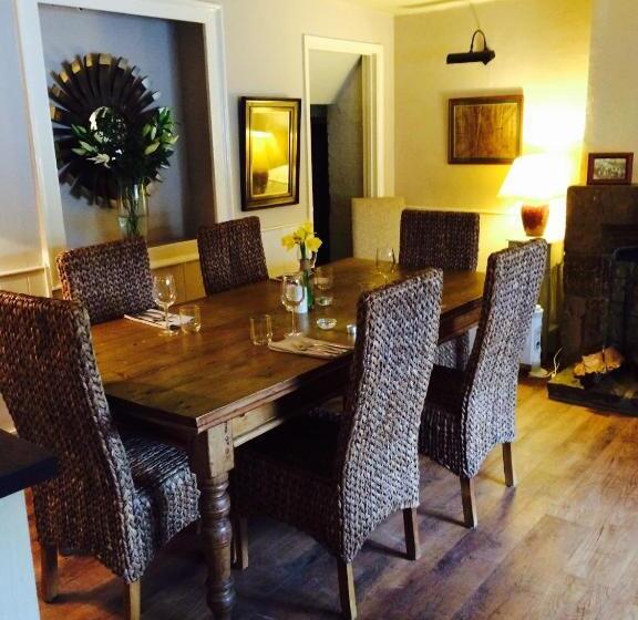 旅馆 The Crown Inn