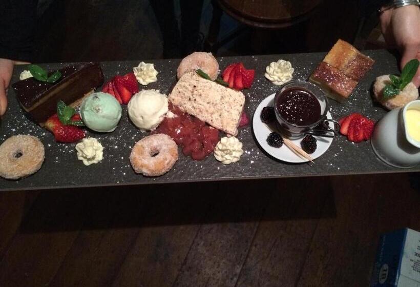 호스텔 The Crown Inn