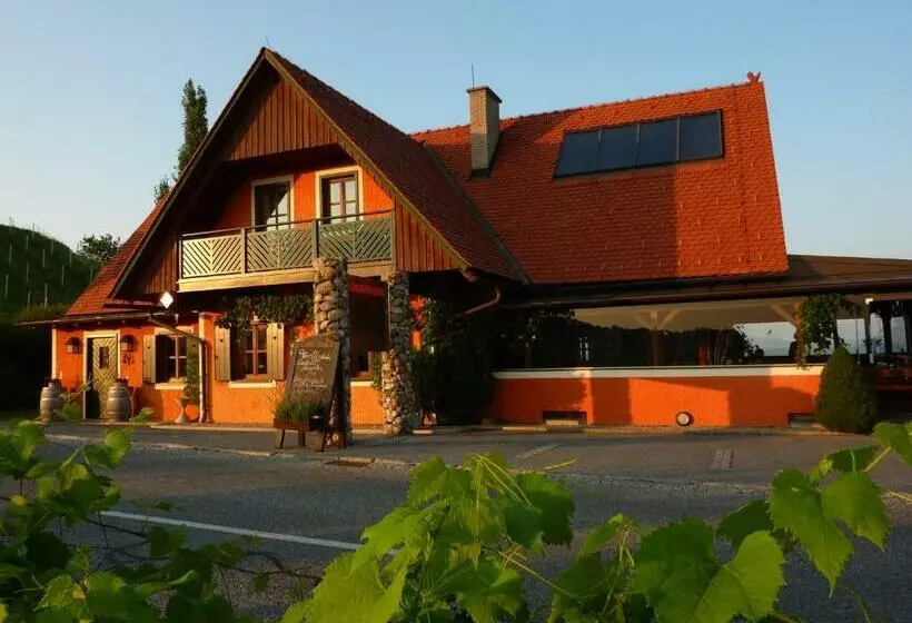 ユースホステル Wohlmuth Lückl