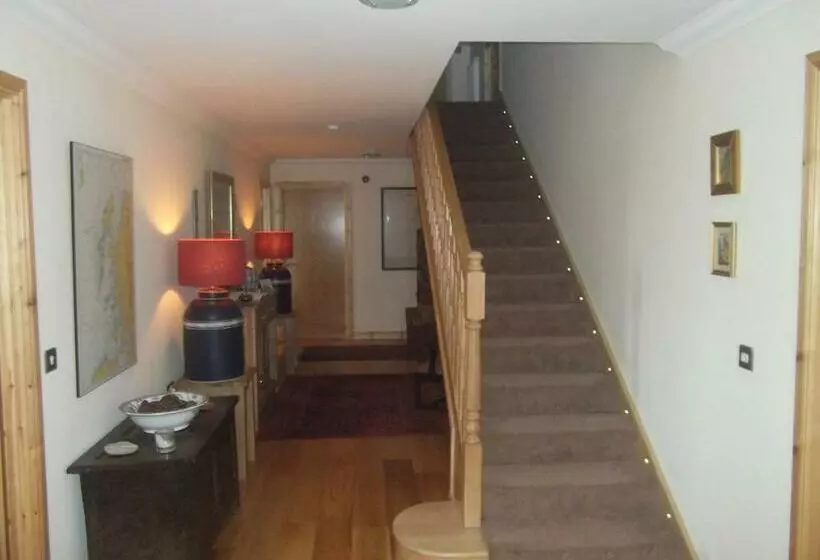 ベッドアンドブレックファースト Ardoran House