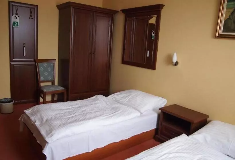 Hotelli Casino Admiral Velenice   Gmünd