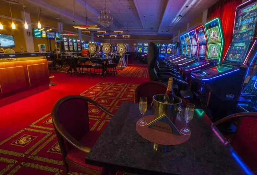 Hotelli Casino Admiral Velenice   Gmünd