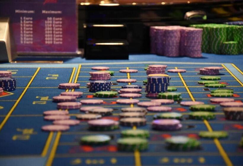 בית מלון כפרי Casino Admiral Velenice   Gmünd