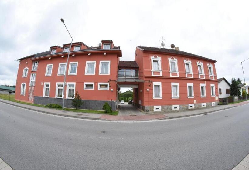 בית מלון כפרי Casino Admiral Velenice   Gmünd