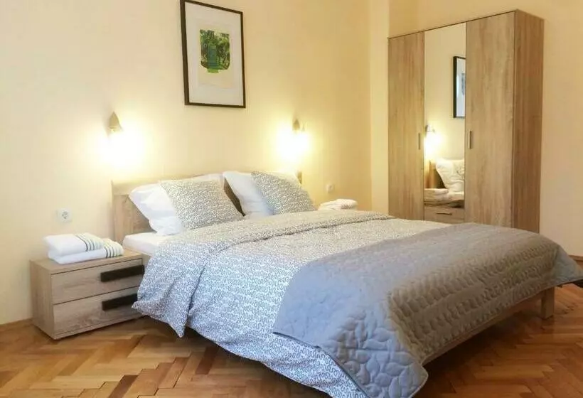 Hotelli Hinovi Hvoyna