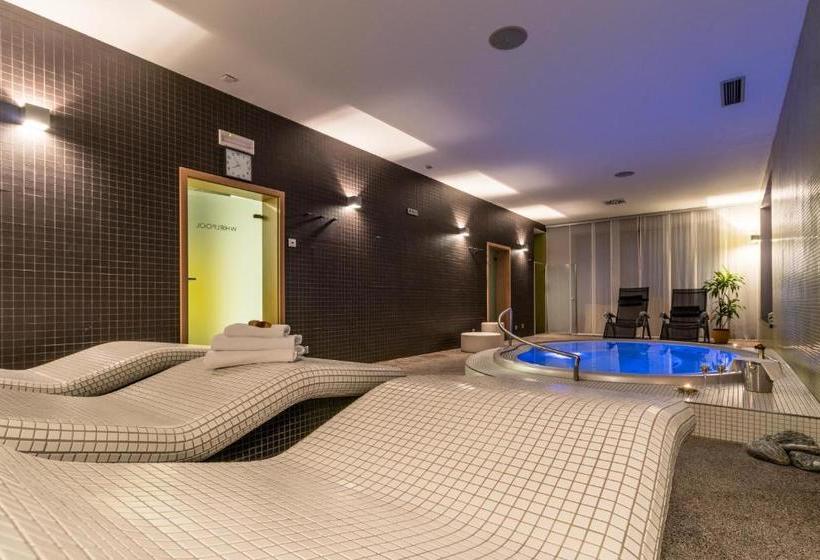 فندق Kraví Hora