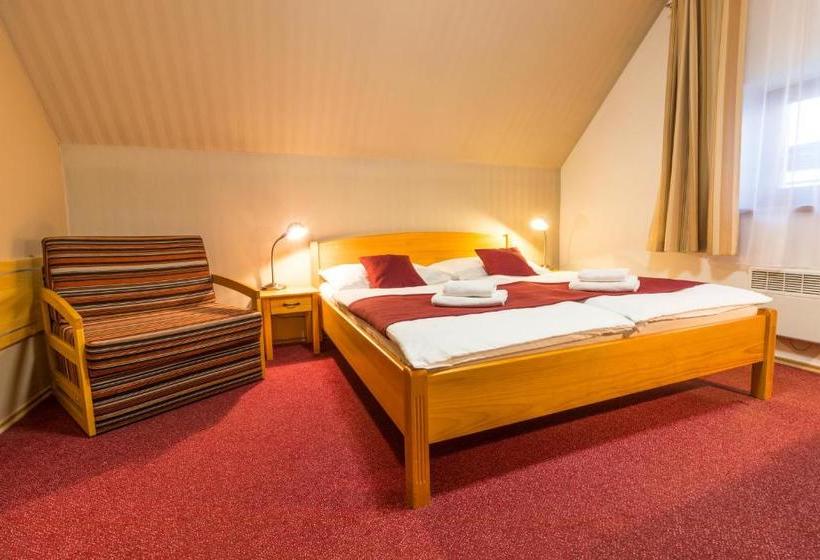 فندق Kraví Hora