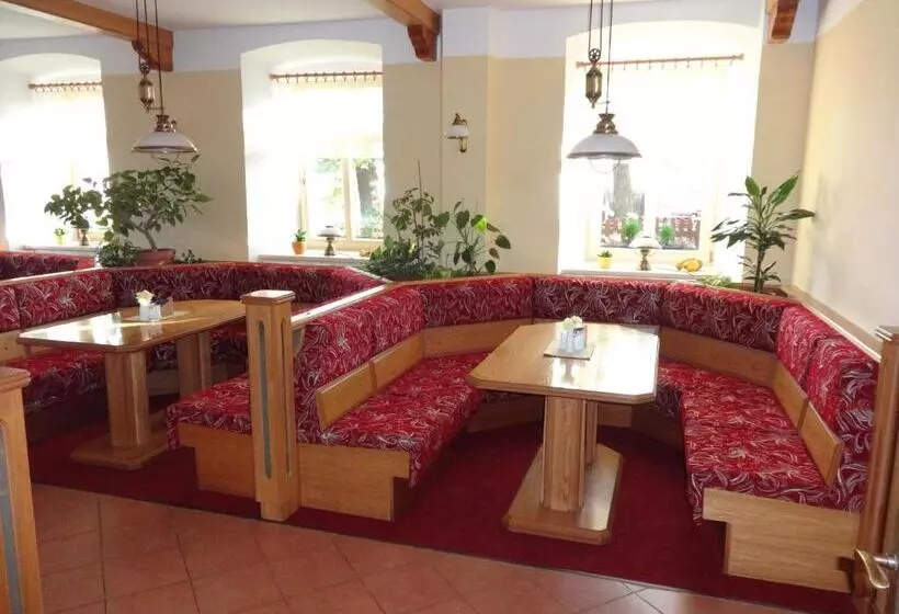 Hotelli Praha Potštejn