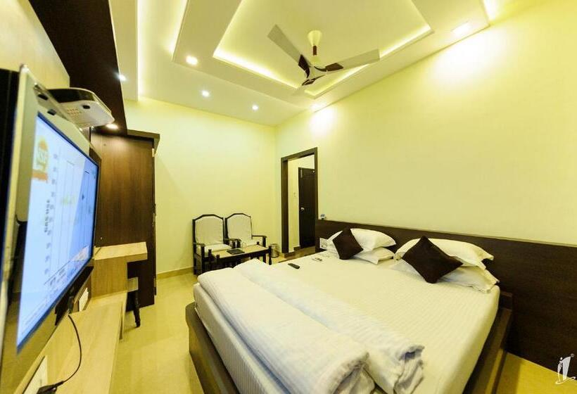 호텔 Srigandha Residency Vaccinated Staff