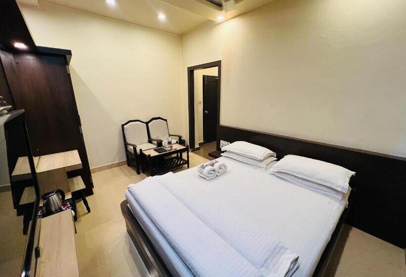 호텔 Srigandha Residency Vaccinated Staff